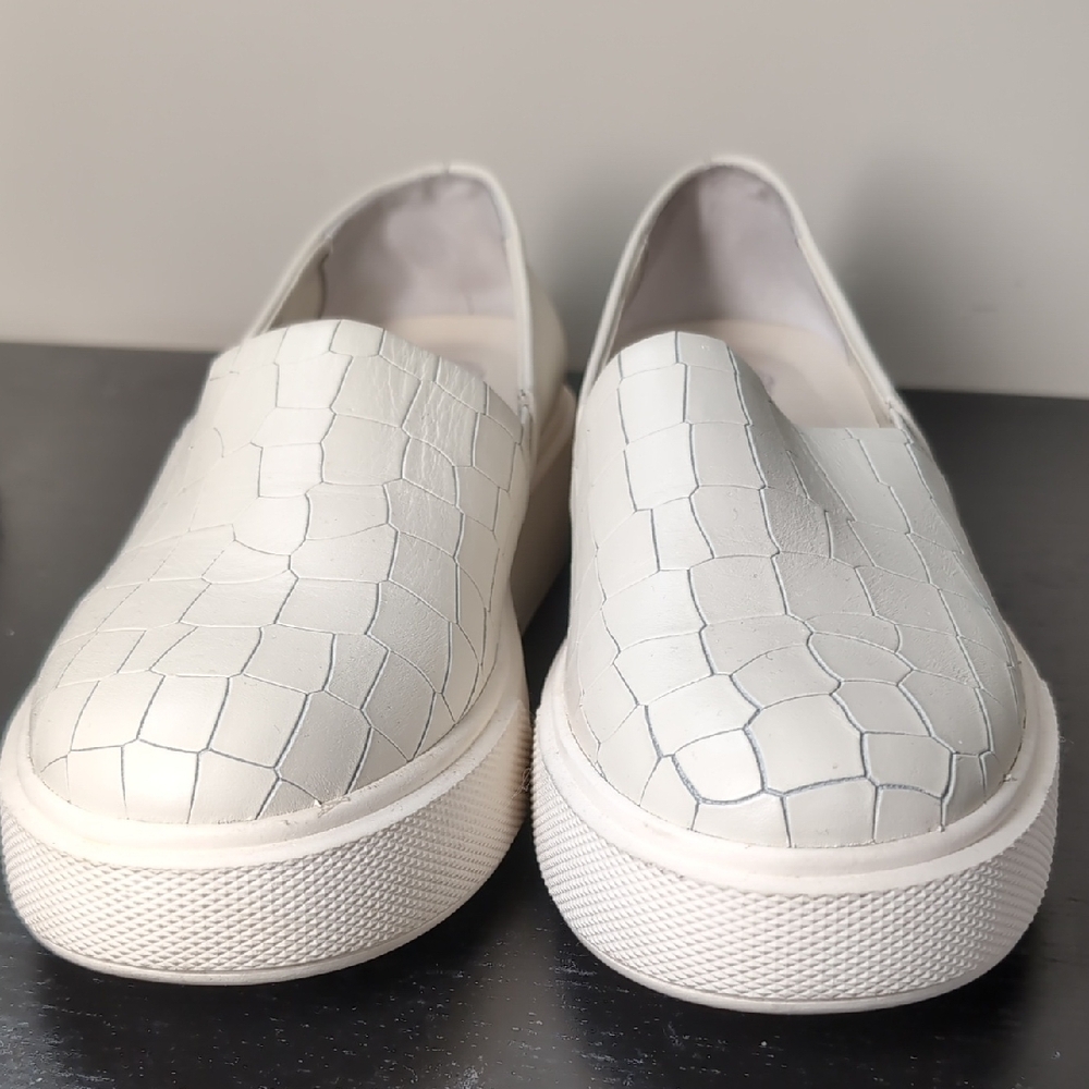 Vince Camuto Slip On Croc Textured Loafers Women's Size 10
